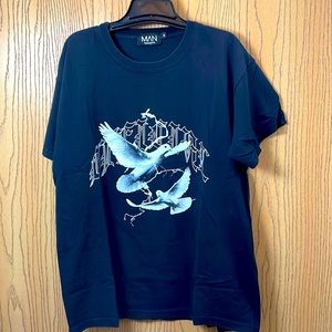 Boohoo Man Men’s T-Shirt Size Small